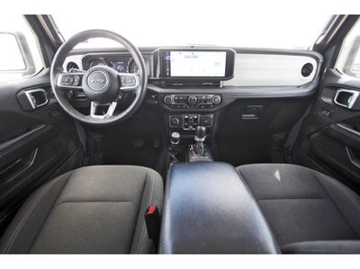2024 Jeep Wrangler 4-Door Sahara 4x4