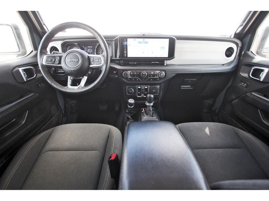 2024 Jeep Wrangler 4-Door Sahara 4x4