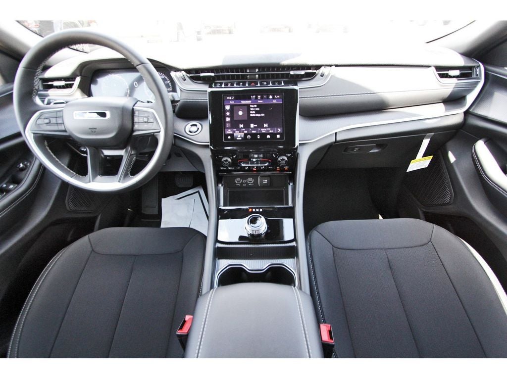 2025 Jeep Grand Cherokee L Laredo X 4x4