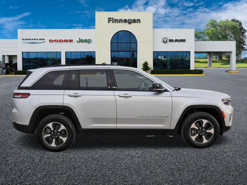 2025 Jeep Grand Cherokee 4xe 4xe PANO ROOF