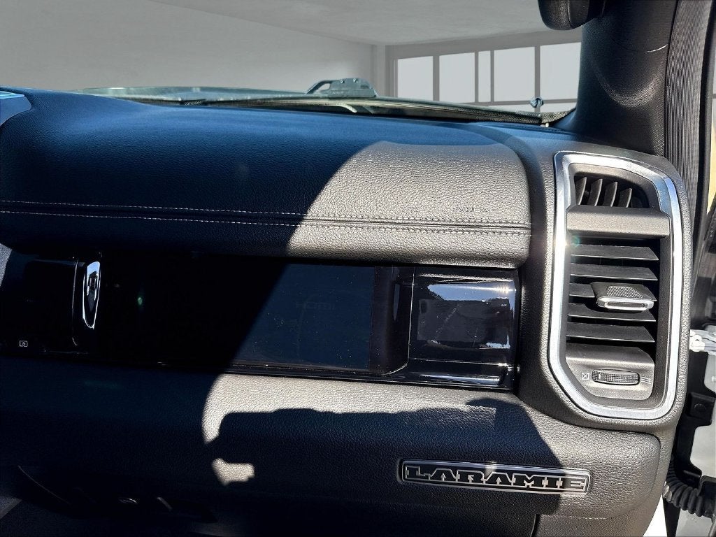 2025 RAM 1500 Laramie Dual–Pane Panoramic Sunroof - Night Edition