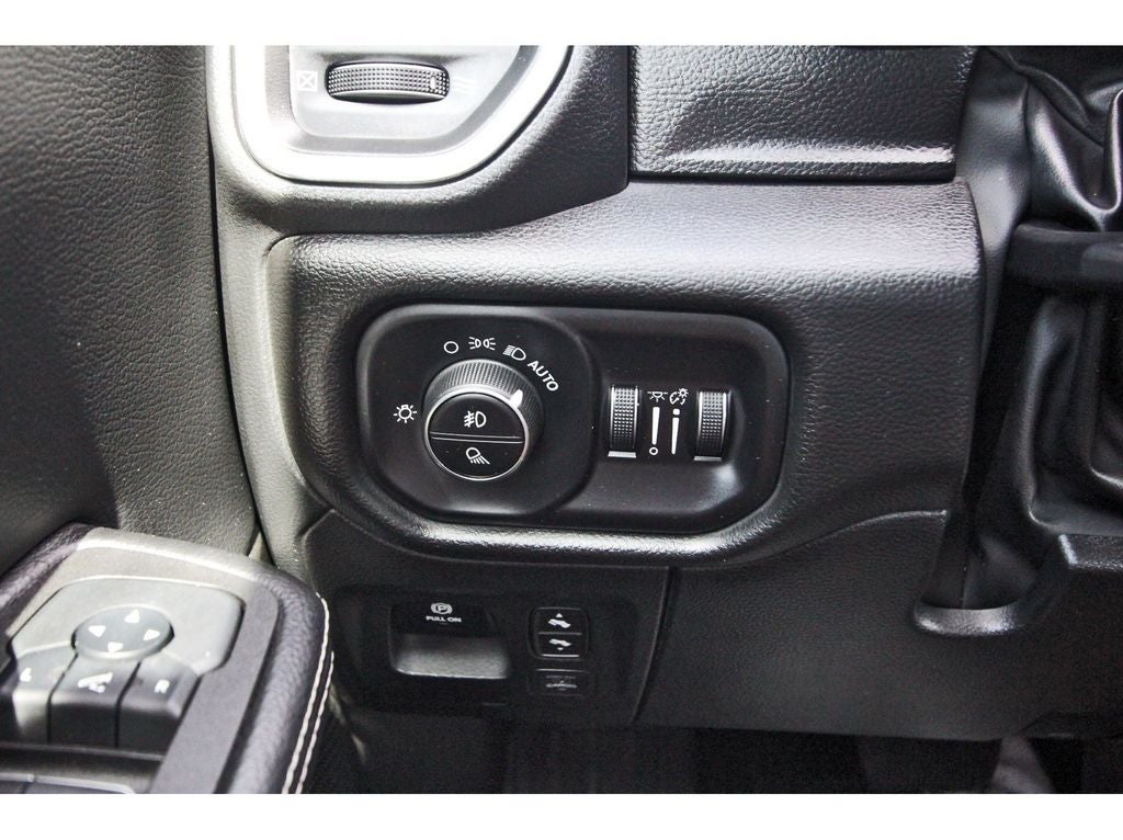 2025 RAM 1500 Laramie Crew Cab 4x4 5'7' Box