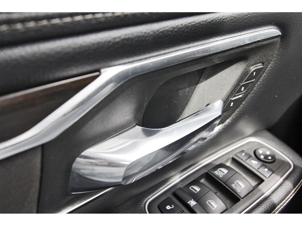 2022 RAM 1500 Laramie Crew Cab 4x4 5'7' Box