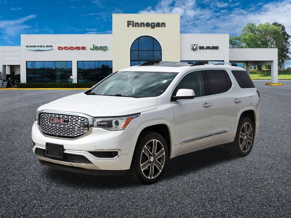 2019 GMC Acadia Denali DUAL MOONROOF - 2ND ROW CAPTIANS CHAIRS