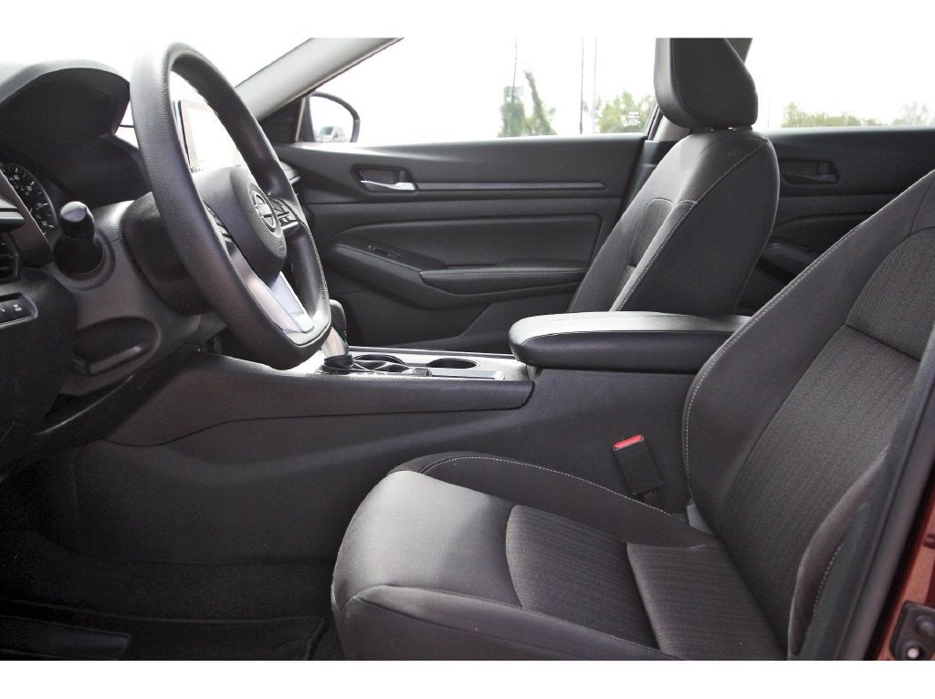 2025 Nissan Altima 2.5 SV Apple Car Play - Android Auto