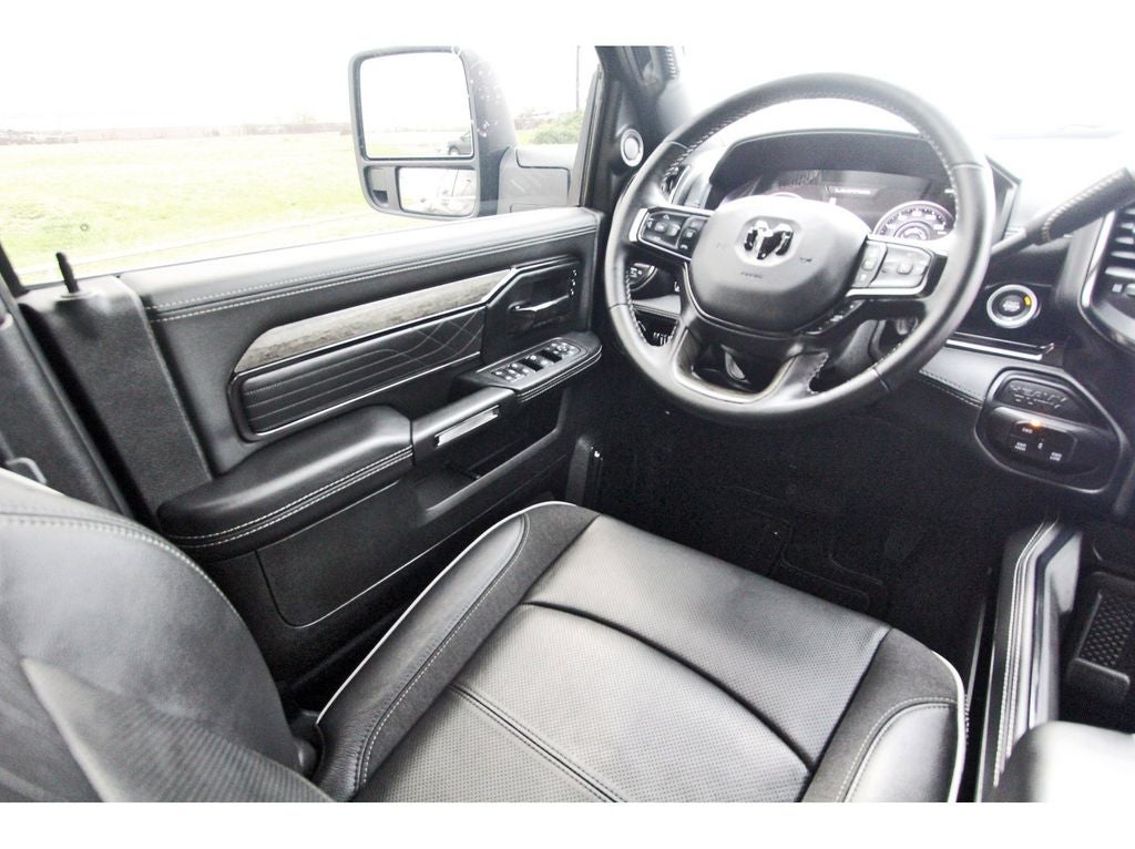 2025 RAM 3500 Limited Mega Cab 4x4 6'4' Box