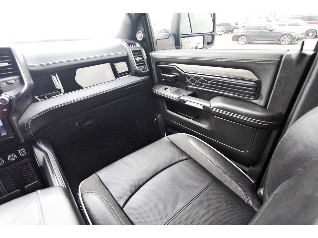 2025 RAM 3500 Limited Mega Cab 4x4 6'4' Box