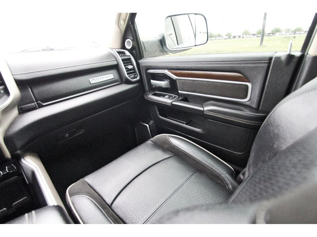 2022 RAM 2500 Laramie Crew Cab 4x4 6'4' Box