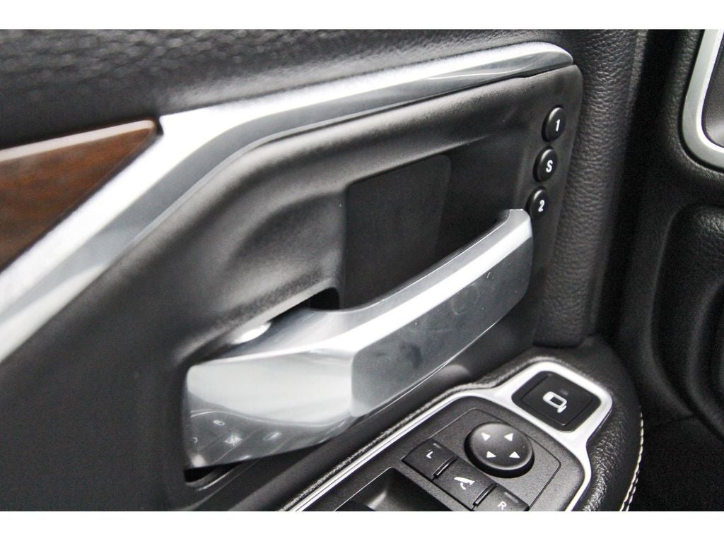 2022 RAM 2500 Laramie Crew Cab 4x4 6'4' Box