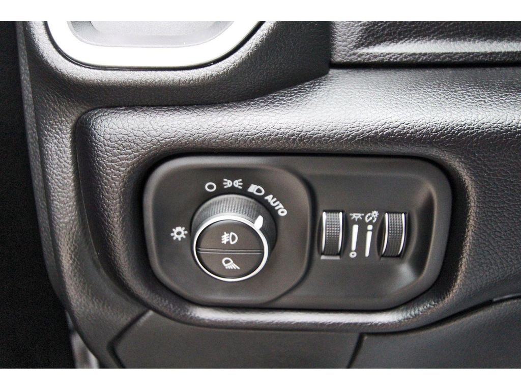 2022 RAM 2500 Laramie Crew Cab 4x4 6'4' Box