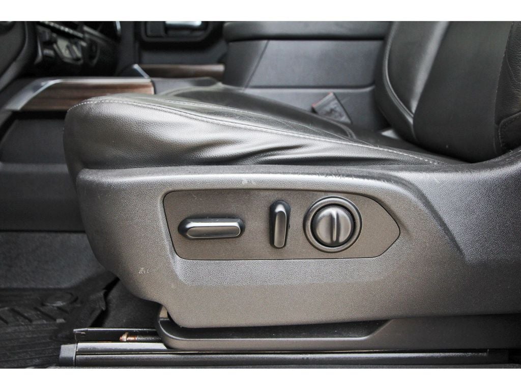 2020 Chevrolet Silverado 1500 4WD Crew Cab Short Bed RST