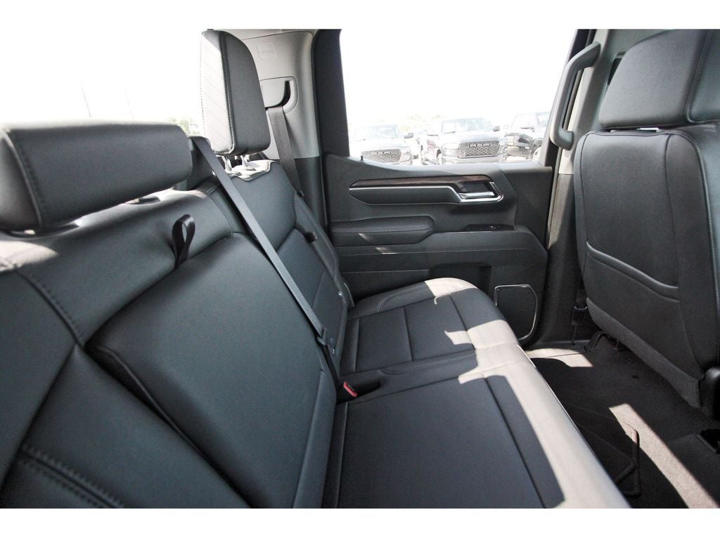 2026 GMC Sierra 1500 Crew Cab, Short Bed, SLT, RWD