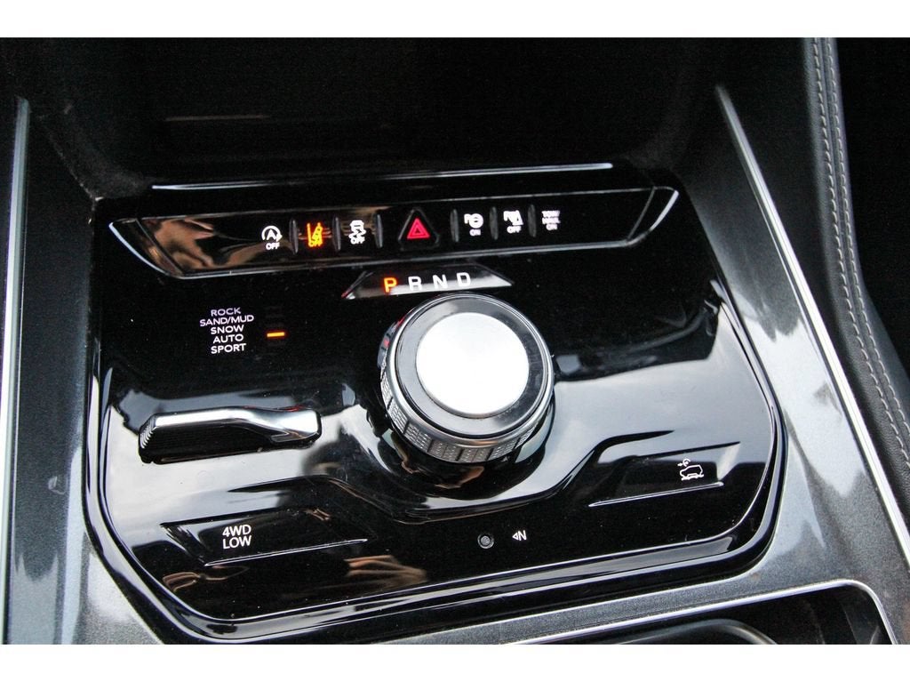 2024 Jeep Wagoneer BASE