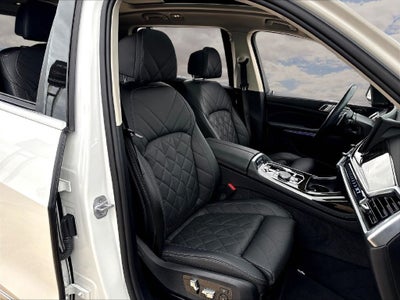 2025 BMW X7 xDrive40i