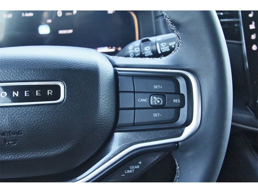 2023 Jeep Wagoneer L BASE