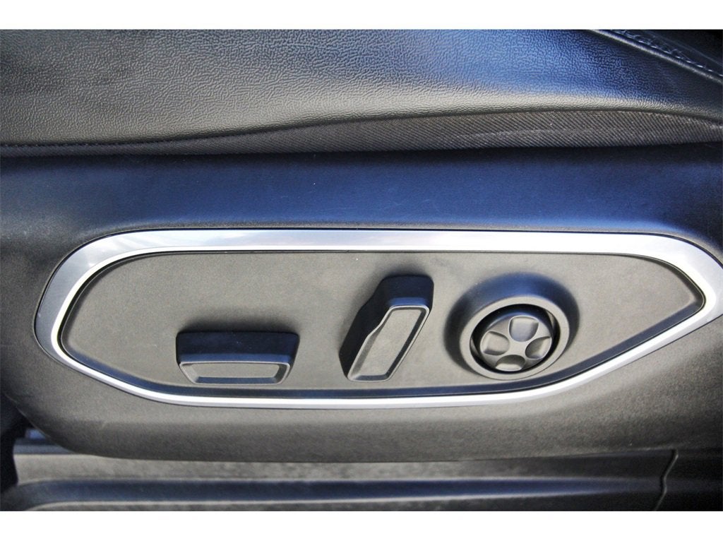 2023 Jeep Wagoneer L BASE