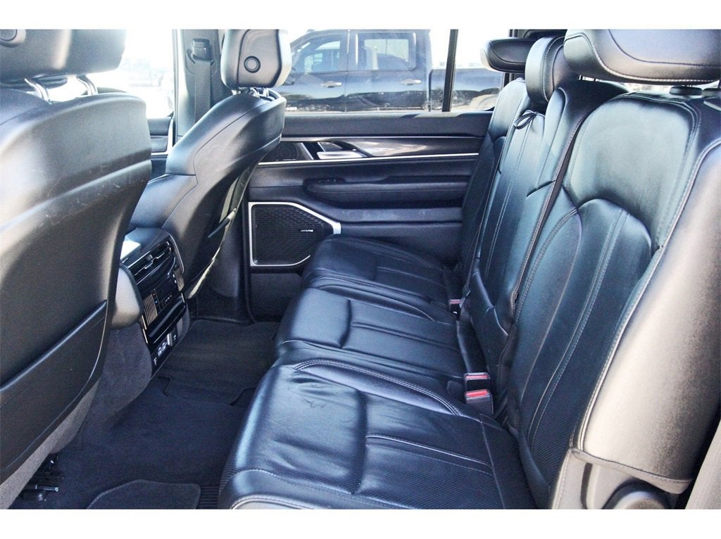 2023 Jeep Wagoneer L BASE