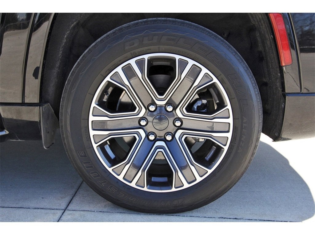 2023 Jeep Wagoneer L BASE