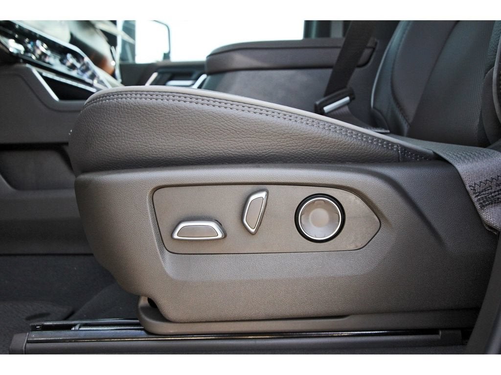 2026 GMC Sierra 3500HD Denali - Photo 17