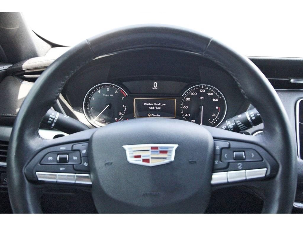 2023 Cadillac XT4 Premium Luxury
