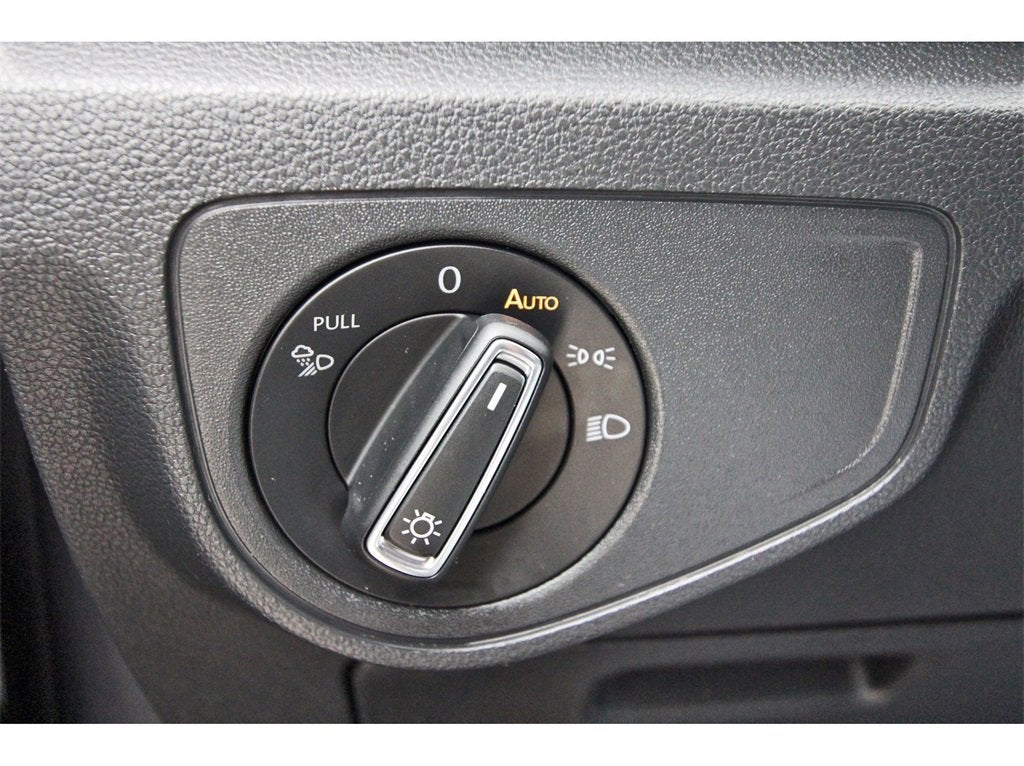 2022 Volkswagen Atlas Cross Sport 2.0T SE w/Technology