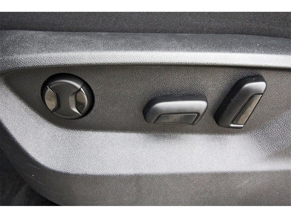 2022 Volkswagen Atlas Cross Sport 2.0T SE w/Technology