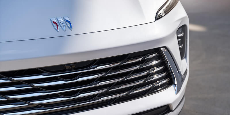 Buick Envision front grille and emblem